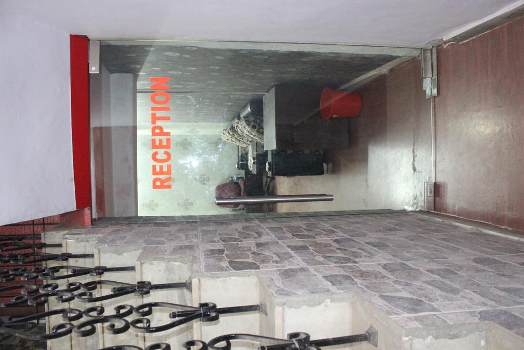 Hotel Kanishka Varanasi Quarto foto